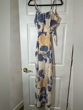 Sleeveless Tropical Print Maxi Dress in Cream and Blue